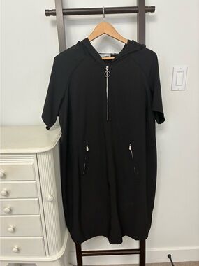 Black Hooded Short-Sleeve Zip Front Dress. Active zone 1X plus size. Athletic